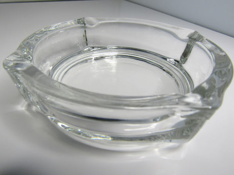 ガラス製丸型灰皿
